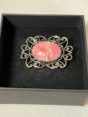 Pink Stone Filigree Brooch – Elegant Women’s Jewelry